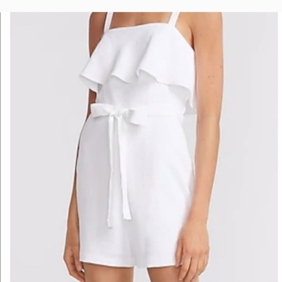 EXPRESS Romper with Tie Detail/ruffle In White. Size Small NWT - Picture 1 of 11